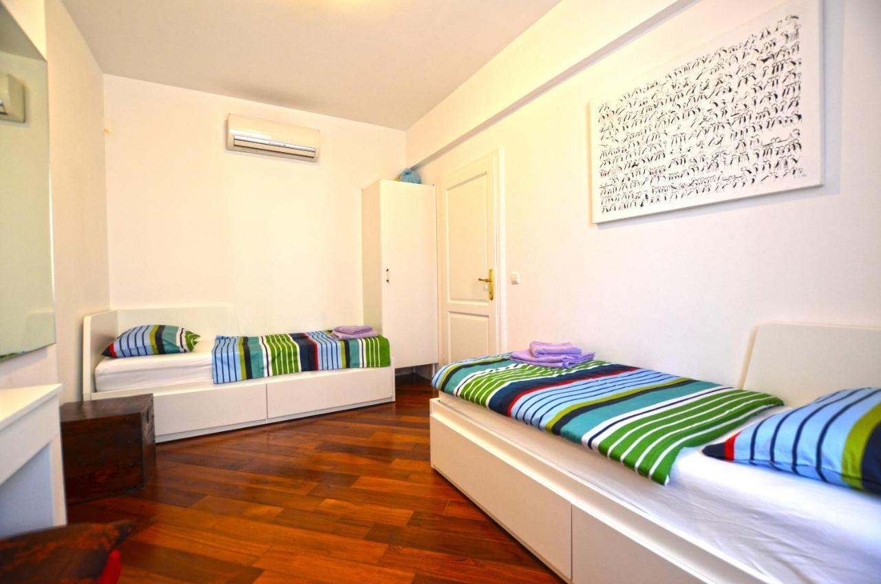 Apartment Max Ровінь Екстер'єр фото