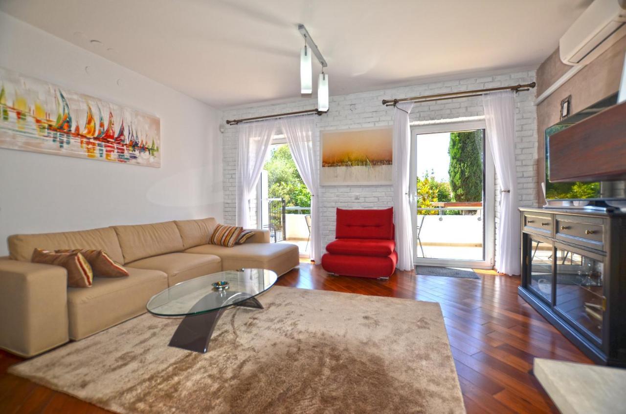 Apartment Max Ровінь Екстер'єр фото
